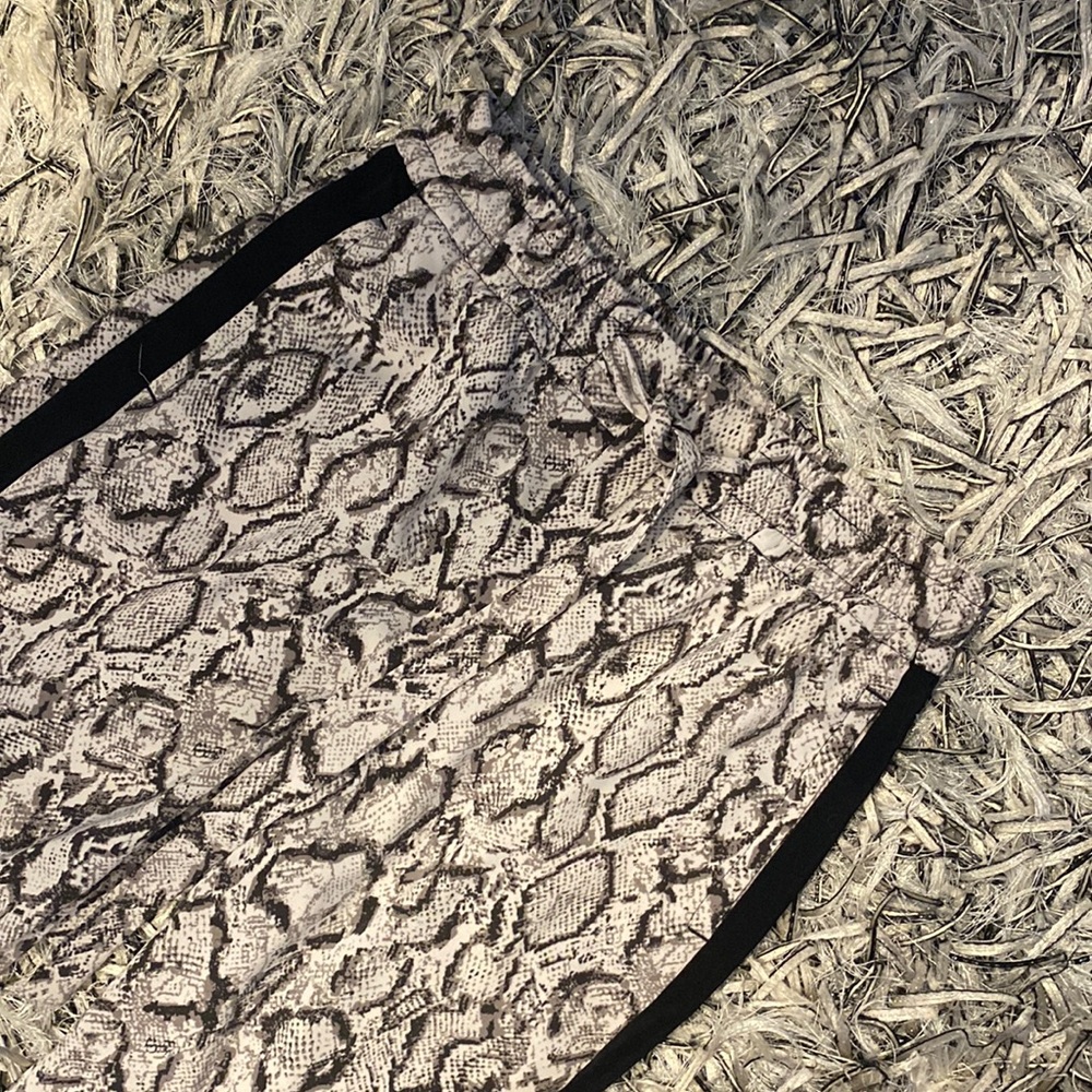 Dynamite snake print flowy pants